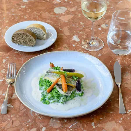 Aeminium, Affiliated By Melia