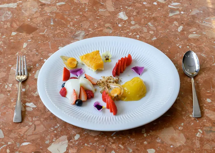 Hotel Aeminium Affiliated By Melia 4*